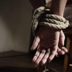 গরু চোর সন্দেহে আটক যুবককে গণধোলাই দিল জনতা