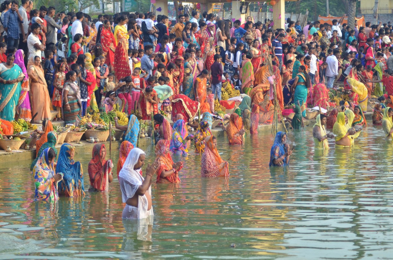 জাঁকজমকভাবে খেজুরবাগানে ছট পুজা, অংশ নিলেন সস্ত্রীক মুখ্যমন্ত্রী