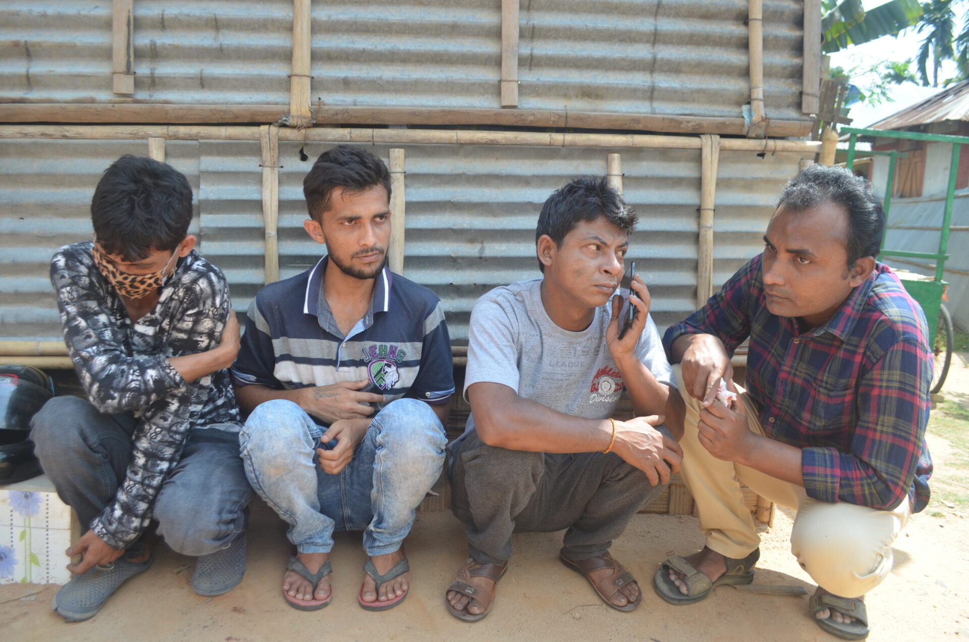 বিস্তর নেশা সামগ্রীসহ আগরতায় আটক চার, পুলিশ এসআই’র ভূমিকা রহস্যজনক