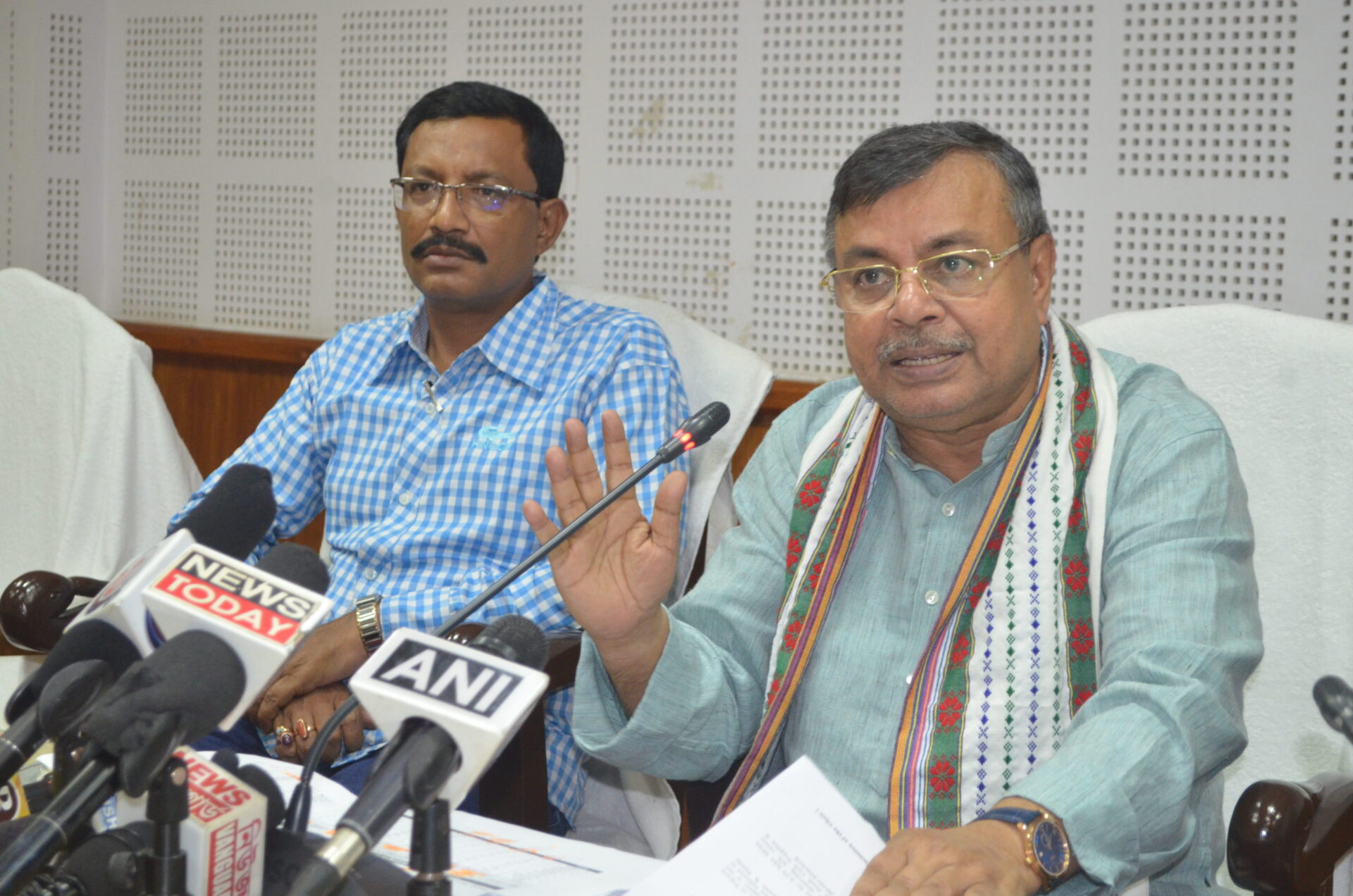 করোনা মোকাবিলায় ২৩৩ কোটি টাকার প্যাকেজ সহ গুচ্ছ সিদ্ধান্ত রাজ্য মন্ত্রিসভার
