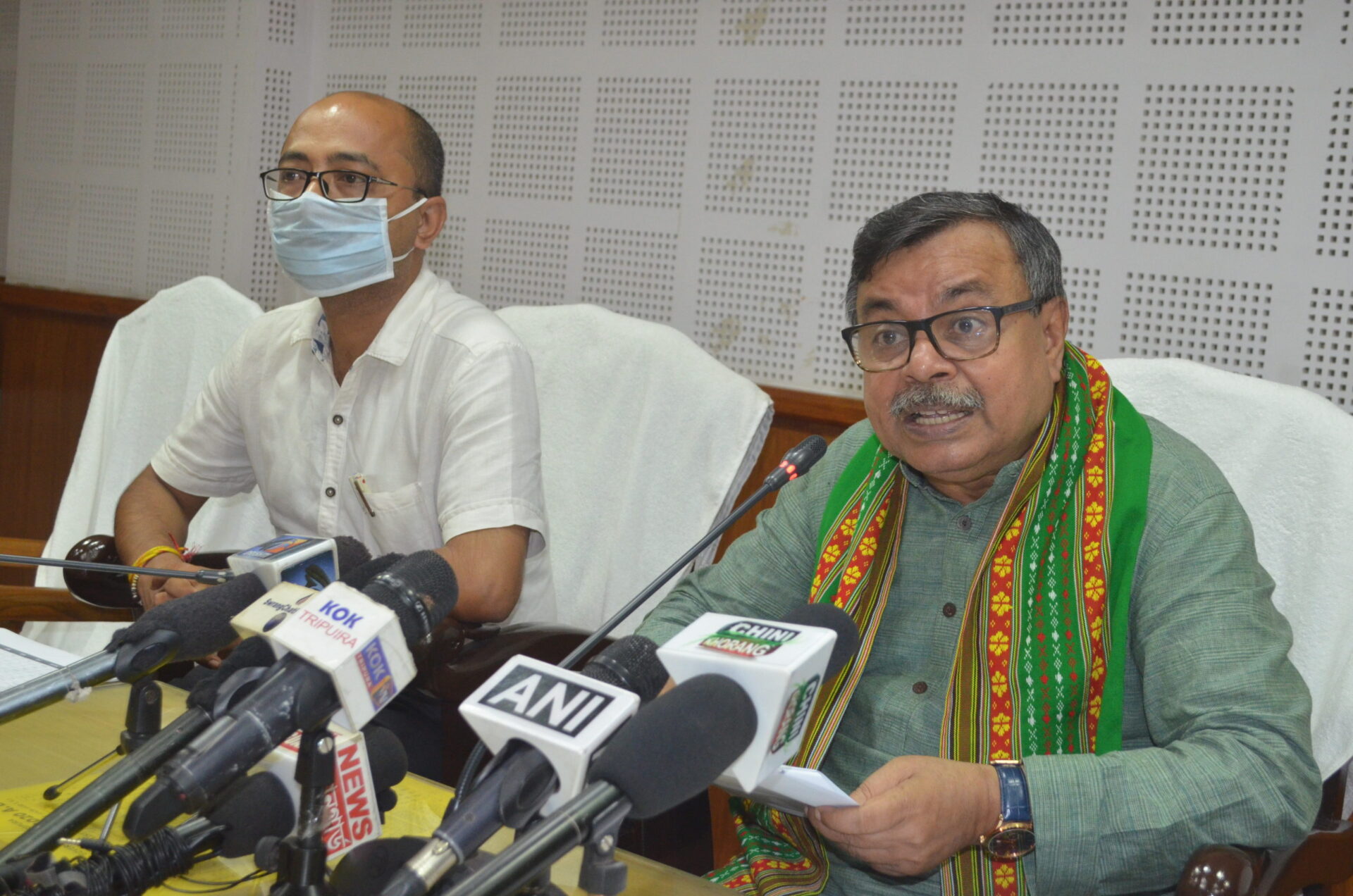 করোনা : রাজ্যে শীঘ্রই কমিউনি&hellip;