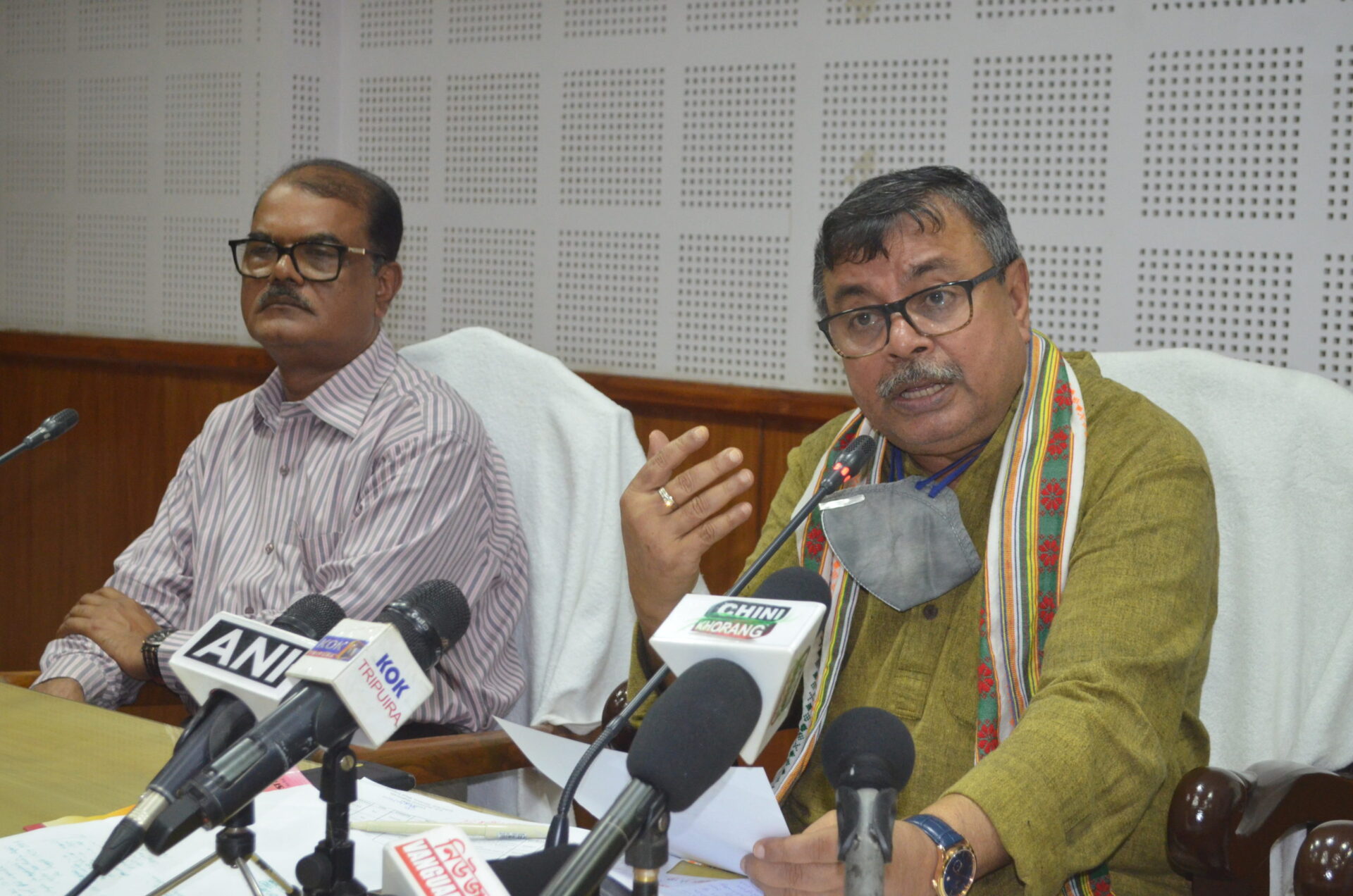 করোনা আক্রান্ত মহিলার অতি সংস্পর্শে আসা ১৭ জনের রিপোর্ট নেগেটিভ জানালেন মুখ্যমন্ত্রী