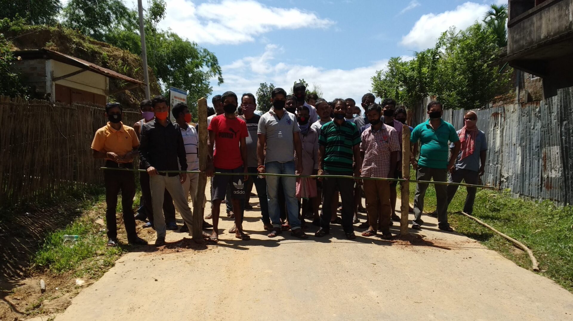 জনবহুল এলাকায় বেআইনীভাবে পাথর ভাঙ্গার&hellip;