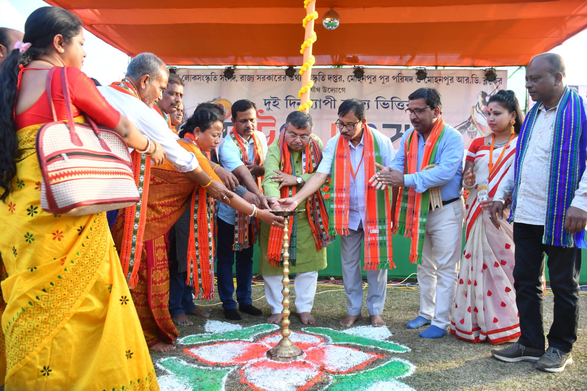 লোকজীবনের ভাবনা থেকেই জন্ম নিয়েছে&hellip;