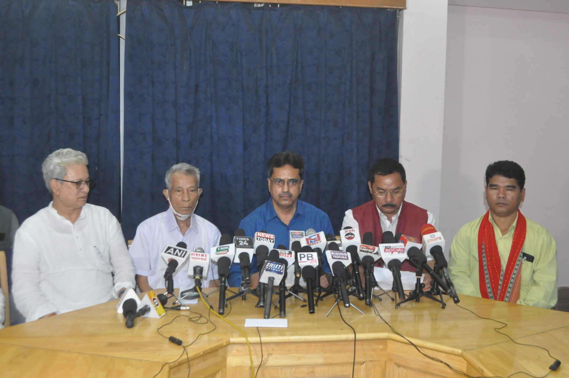 অবশেষে সম্পর্কে শৈত্যতা, এডিসি নির্বাচনে&hellip;