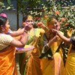 চিরাচরিত রীতি মেনে বেলুড় মঠে পালন করা হচ্ছে দোল উৎসব