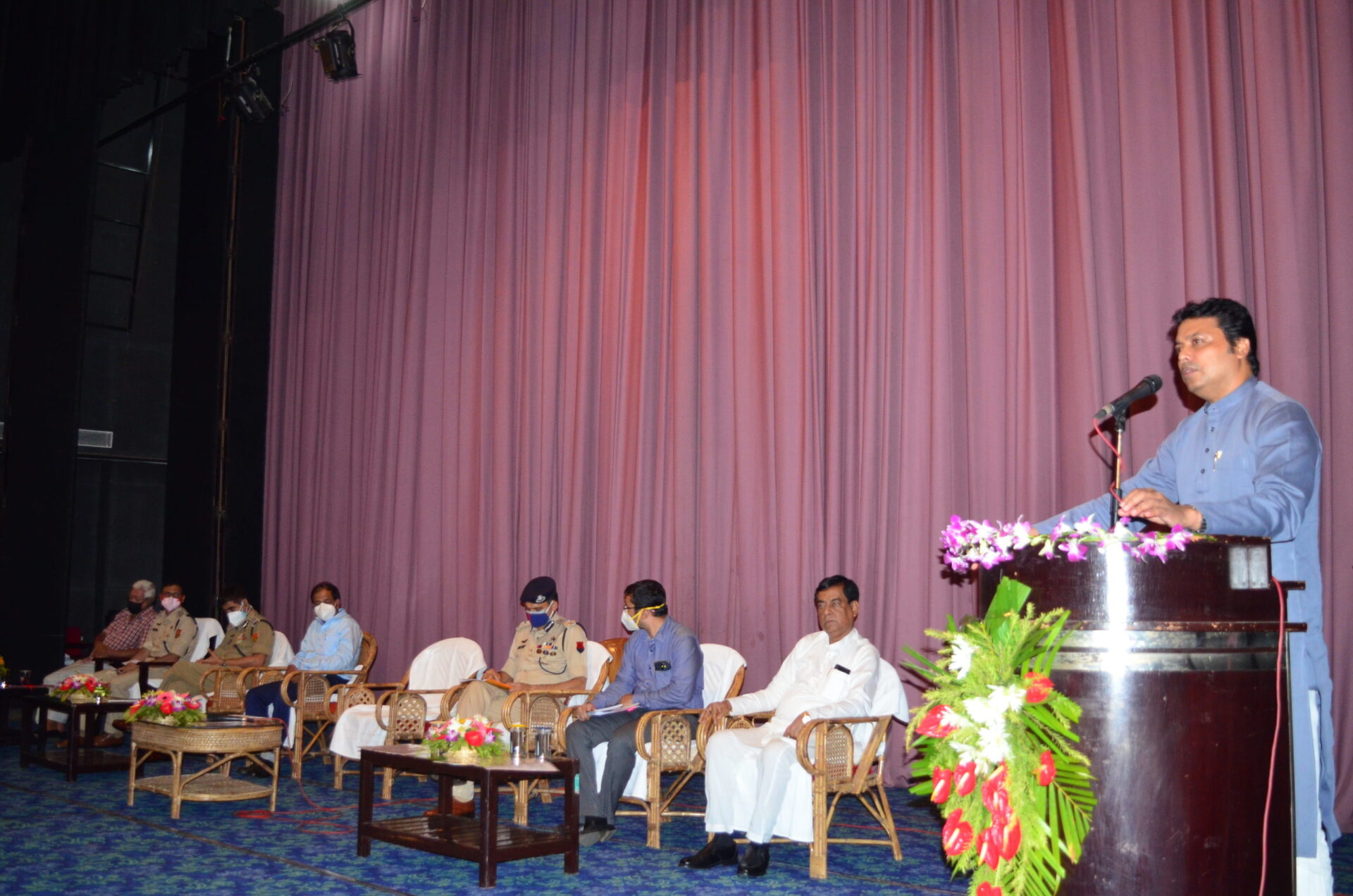 Administration sought the cooperation of the club : শারদোৎবে সরকারি বিধিনিষেধ কার্যকর করার ক্ষেত্রে ক্লাব কর্তাদের সহযোগিতা চাইল প্রশাসন