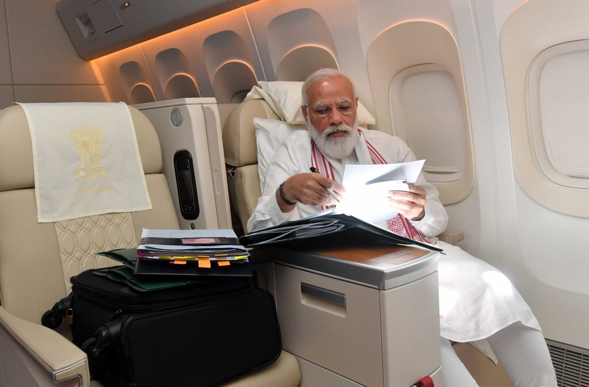 How the Prime Minister kept the jet lag : বিদেশ সফরের সময় প্রধানমন্ত্রী কীভাবে জেটল্যাগ দূরে রাখেন, তার রহস্য উন্মোচন!
