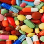 ফার্মেসি থেকে ওষুধ খেয়ে গুরুতর অসুস্থ ব্যক্তি