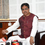 লোকসভা নির্বাচনের প্রচারে মুখ্যমন্ত্রী, নির্বাচনকে কেন্দ্র করে দেওয়াল লিখন কর্মসূচিতে অংশ নিলেন বিজেপির জয় নিশ্চিত বলে জানালেন মুখ্যমন্ত্রী  