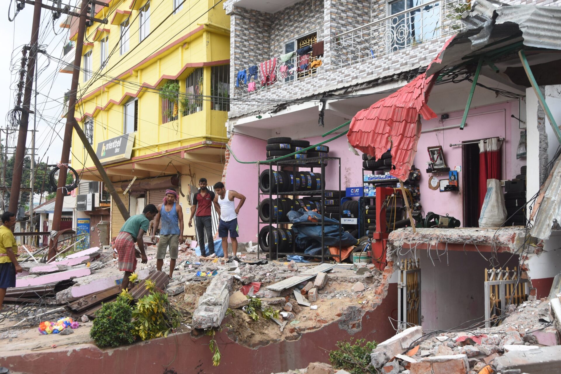 বেআইনিভাবে রাস্তা দখল, উচ্ছেদ অভিযান&hellip;