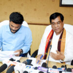 অভয়নগরে অবৈধ দোকান উচ্ছেদে বিরূপ প্রতিক্রিয়া, বৈঠকে বসলেন মেয়র