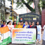 কর্পোরেটরের হাতে নির্যাতিতা নাবালিকাকে হাসপাতালে দেখতে যান মহিলা কংগ্রেস