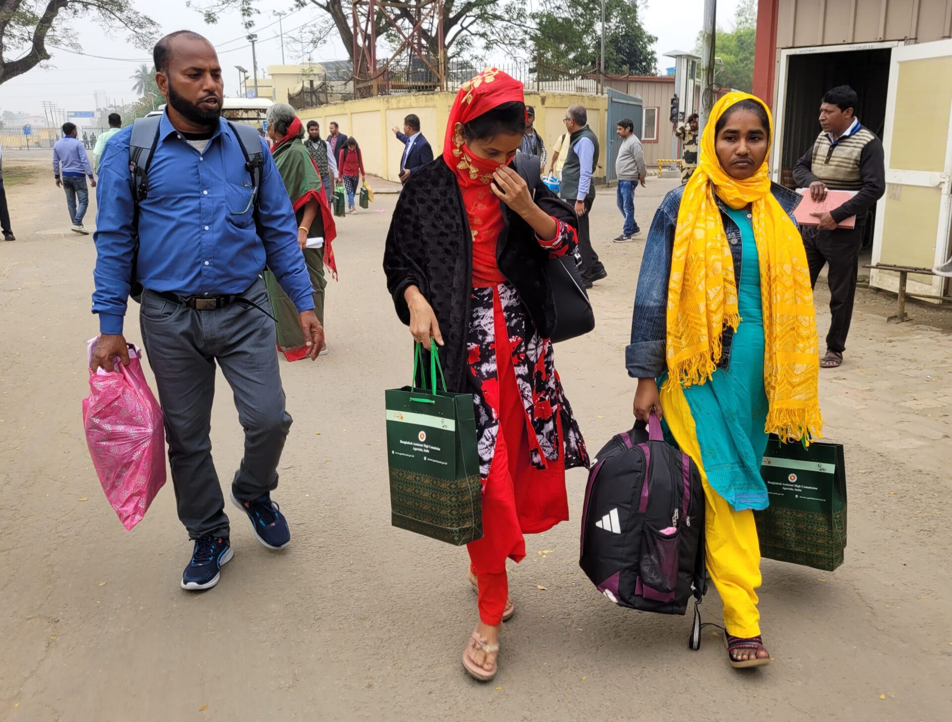 অবৈধভাবে প্রবেশ কোনো ভাবে কাম্য নয়, এ বিষয়ে দুই দেশের নাগরিকদের সচেতন হওয়া খুব জরুরি : বাংলাদেশ সহকারী হাইকমিশনার