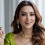 সরকারি ও সংগঠনের পদ থেকে ইস্তফা মিমি চক্রবর্তীর