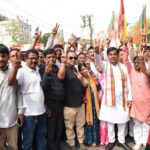 বাড়ি বাড়ি ভোট প্রচারে বিজেপি মনোনীত প্রার্থী দীপক মজুমদার