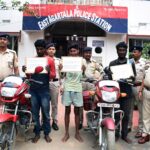 পুলিশের হাতে চুরি যাওয়া দুটি বাইক সহ আটক তিন