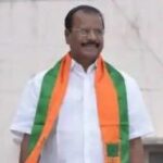 মহারাজগঞ্জ বাজারে নেতাজীর মর্মর মূর্তিতে পুষ্পার্ঘ্য অর্পণ রাজ্যপালের