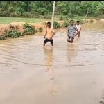 রাস্তা সংস্কারের দাবিতে জাতীয় সড়ক অবরোধ এলাকাবাসীদের
