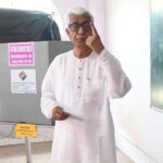 ভোটাধিকার প্রয়োগ করলেন রাজ্যের বিশিষ্টজনেরা