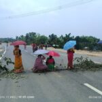 বিদ্যুৎ পরিষেবার দাবিতে পথ অবরোধ