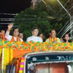বৃষ্টিকে উপেক্ষা করেই বিজয় উৎসবে সামিল হলেন মুখ্যমন্ত্রী 