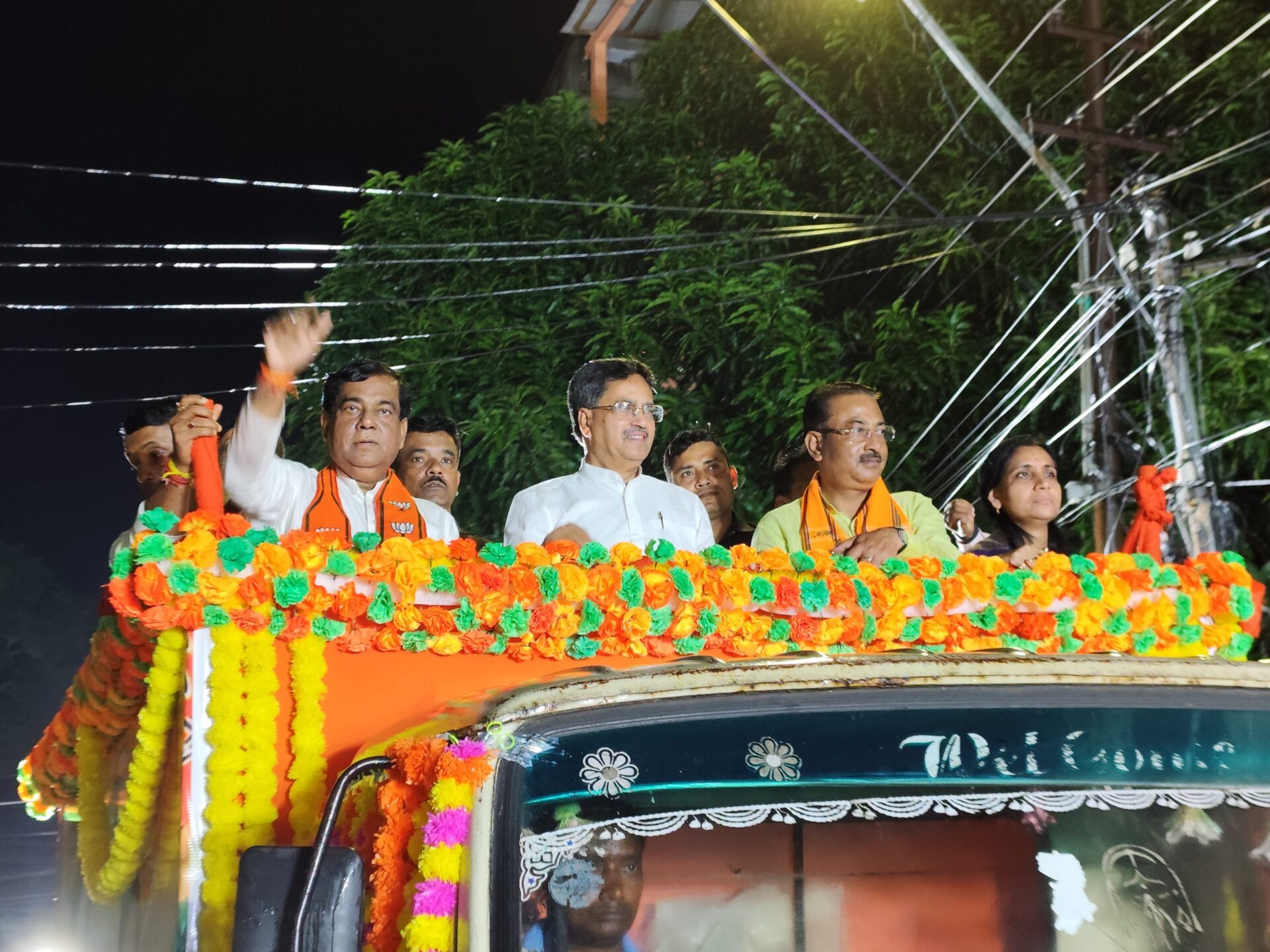 বৃষ্টিকে উপেক্ষা করেই বিজয় উৎসবে&hellip;