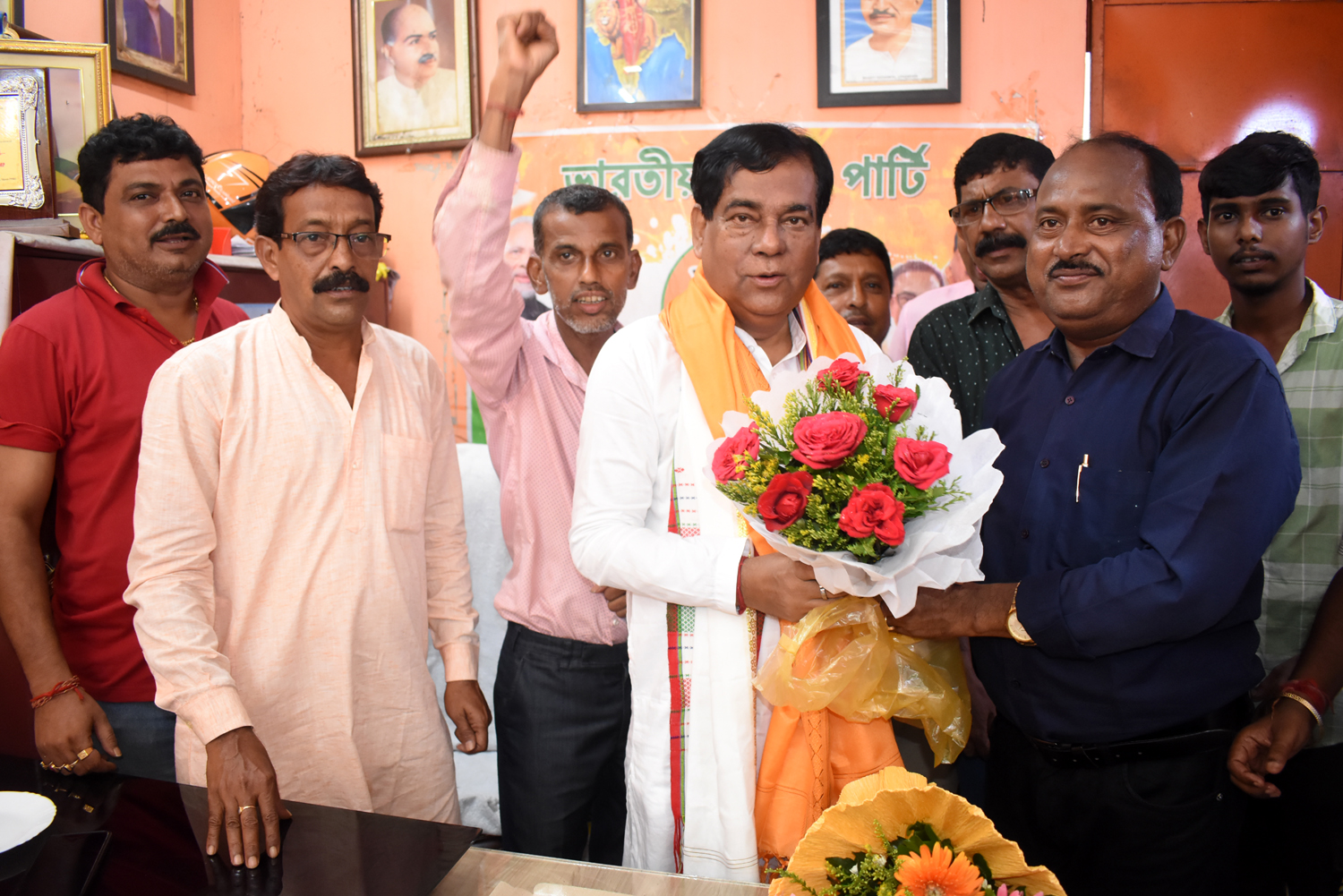 নব নির্বাচিত বিধায়ককে সংবর্ধনা