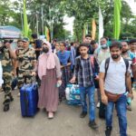 বাংলাদেশ থেকে ত্রিপুরায় ফিরেছেন ৪৩  জন মেডিক্যাল পড়ুয়া, সাহায্যের হাত বাড়িয়ে দিল বিএসএফ