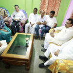 প্রয়াত শিক্ষক অভিজিত দে’র বাড়ি গিয়ে পরিবারকে ন্যায় বিচারের আশ্বাস দিলেন মুখ্যমন্ত্রী