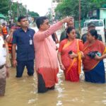জলমগ্ন রাজপথে খোদ মুখ্যমন্ত্রী, কাউকে আতঙ্কিত না হওয়ার আহ্বান