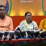 পশ্চিমবঙ্গের মুখ্যমন্ত্রী মমতা বন্দ্যোপাধ্যায় “অপরাধের রাণী”, তাঁর অবিলম্বে পদত্যাগ করা উচিৎ, আরজি করে নারকীয় ঘটনায় সুর চড়ালেন প্রতিমা ভৌমিক