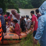 বন্যায় কবলিতদের পাশে ত্রিপুরা কর্মচারী সমন্বয় কমিটি (এইচ.বি. রোড) বিলোনীয়ার শিক্ষক কর্মচারীরা
