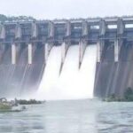 হঠাৎই বাঁধ ভেঙে এলাকার বাড়ি ঘরে প্রবেশ করল জল, আতঙ্কিত এলাকাবাসী
