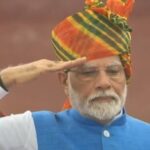 স্বাধীনতা দিবসে লালকেল্লায় জাতীয় পতাকা উত্তোলন প্রধানমন্ত্রী মোদীর