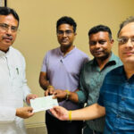 বন্যা পীড়িতদের সাহায্যার্থে মুখ্যমন্ত্রীর ত্রাণ তহবিলে দান তথ্য ও সংস্কৃতি দপ্তরের সচিব ও আধিকারিকদের