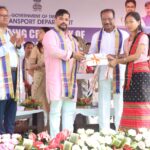 গাড়ি চালনার প্রশিক্ষণ পেলেন ৩৮ জন মহিলা, রাজ্যপাল ইন্দ্র সেনা রেড্ডি নাল্লু তাঁদের হাতে শংসাপত্র তুলে দিলেন