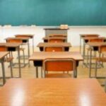 ভগ্নদশায় বিদ্যালয়ের সিলিং, বড় দুর্ঘটনার আশঙ্কা, সংস্কারের দাবি