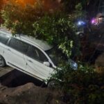 বৃষ্টি হয়েই চলেছে দিল্লিতে, দমকা হাওয়ায় একাধিক স্থানে ভেঙে পড়ল গাছ