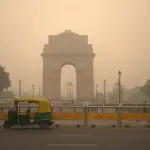 দিল্লিতে দীপাবলির আগে বাতাসে বিষ, এয়ার কোয়ালিটি পৌঁছল ‘খুব খারাপ’ স্তরে