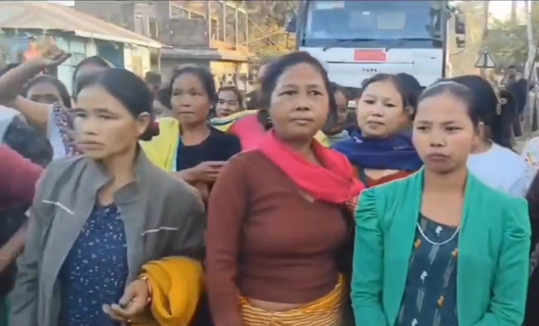 পানীয় জলের সংকট, মন্ত্রী সান্তনা চাকমা শুনলেন ‘গো ব্যাক’ স্লোগান!