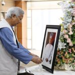 মনমোহনকে শ্রদ্ধা ইউনূসের, পুষ্পস্তবক অর্পণ বাংলাদেশের প্রধান উপদেষ্টার