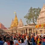 নববর্ষের আগে কাশী বিশ্বনাথ মন্দিরে পুণ্যার্থীদের ঢল, পুলিশও সতর্ক