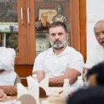 সংসদ চত্বরে বিক্ষোভ বিরোধীদের; দেখা নেই তৃণমূল ও সপা-র, লোকসভায় হইচই