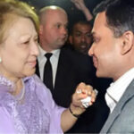 এয়ার অ্যাম্বুলেন্সে ঢাকা ছাড়লেন খালেদা জিয়া,সাত বছর পর লন্ডনে দেখা হচ্ছে মা-ছেলের