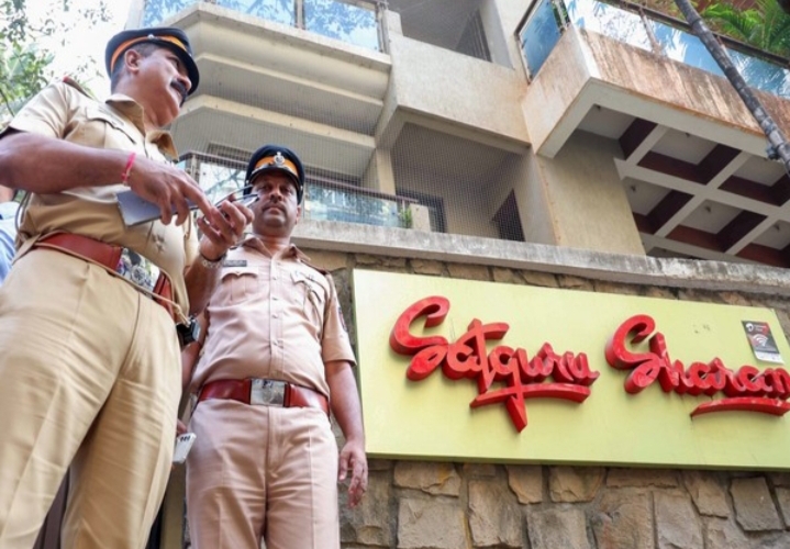 একদিন অতিক্রান্ত, এখনও অধরা সইফের&hellip;