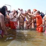 মহাকুম্ভে পুণ্যস্নান অমিত শাহের, শাহী স্নান যোগী ও রামদেবেরও