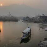 ভূস্বর্গ আচ্ছন্ন ঘন কুয়াশায়, রবিবার উপত্যকায় বৃষ্টিপাতের সম্ভাবনা