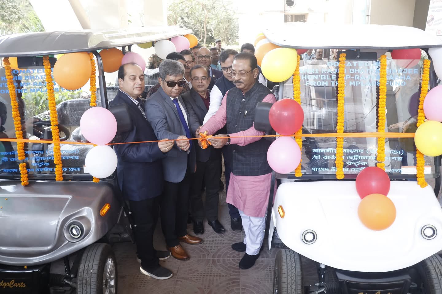 জিবিপি হাসপাতালে বৈদ্যুতিক গলফ কার্ট প্রদান করলেন সাংসদ রাজীব