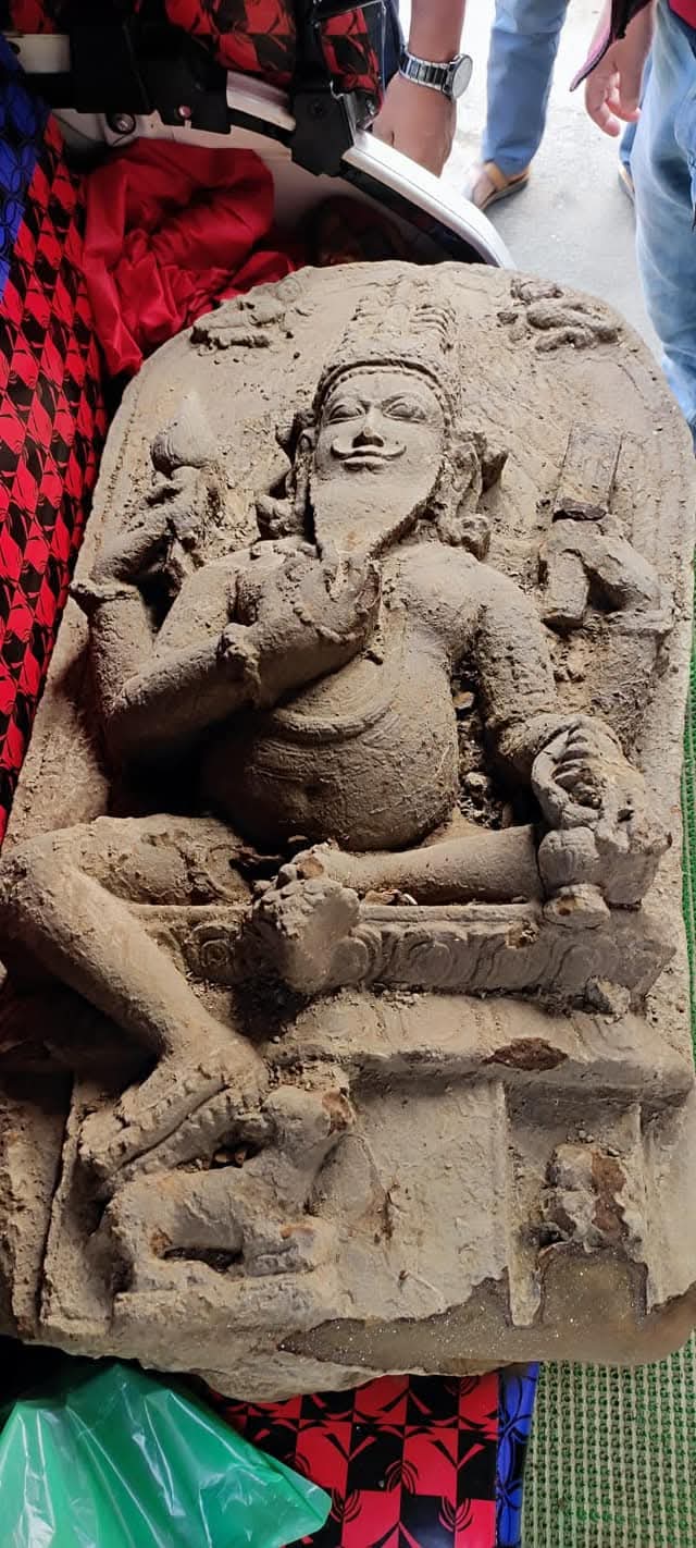 মাটির নীচ থেকে একটি বড়&hellip;